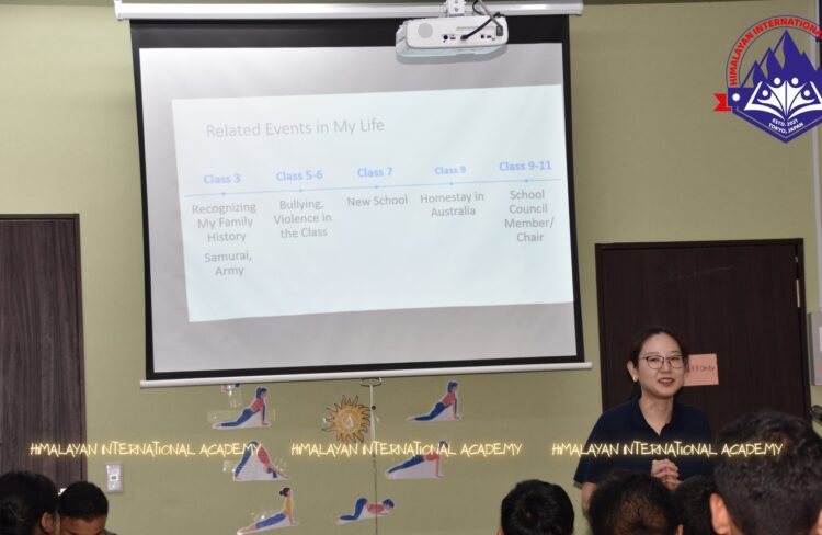 Nanaho Okuni presenting her research to HIA students