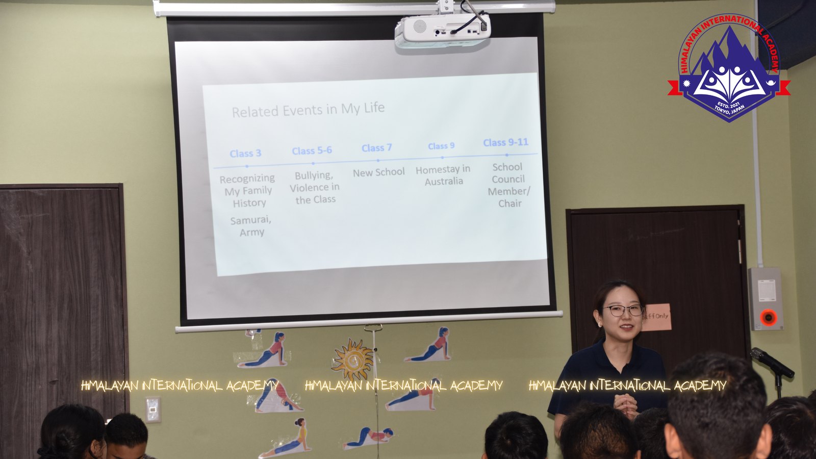 Nanaho Okuni presenting her research to HIA students